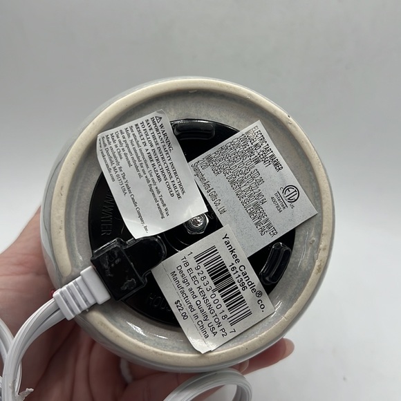 Yankee Candle Electric Kensington Warmer - Picture 5 of 5